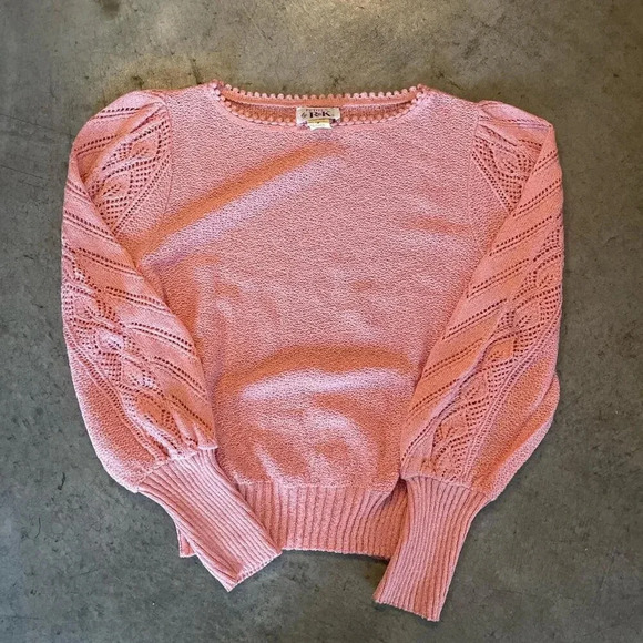 unbranded Tops - Vintage Cutesy Peach Sweater